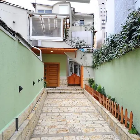 Grandpa House App.1 Tirana