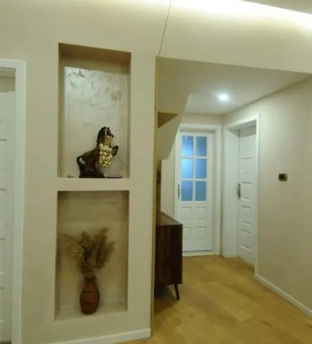 Apartamento Near Center 1 *