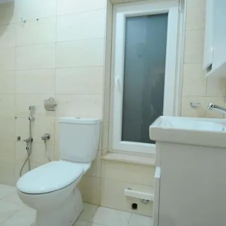 Appartement Near Center 1 *