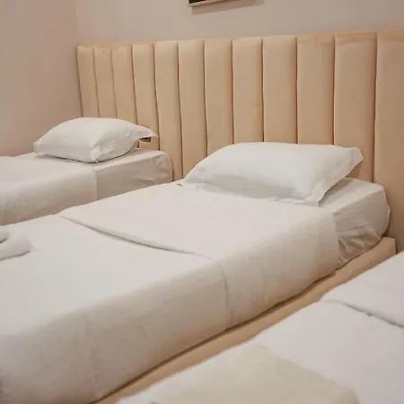 Apartment Grandpa House App.1 Tirana