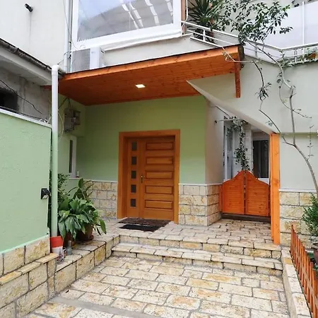 Grandpa House App.1 Tirana