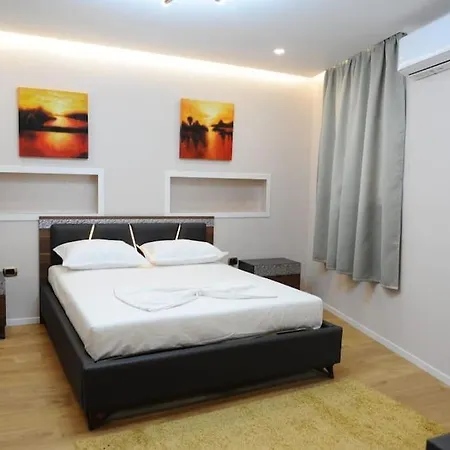 Apartment Grandpa House App.1 Tirana
