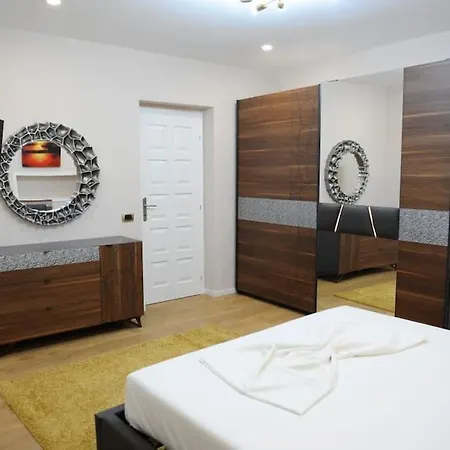 Grandpa House App.1 Tirana