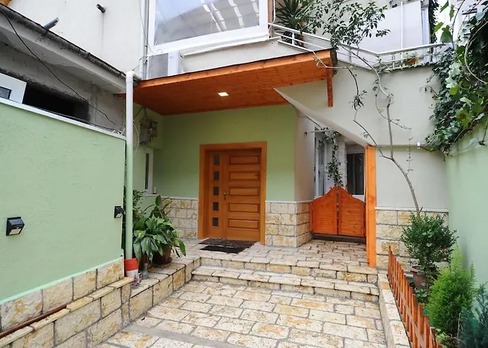 Near Center 1 Tirana